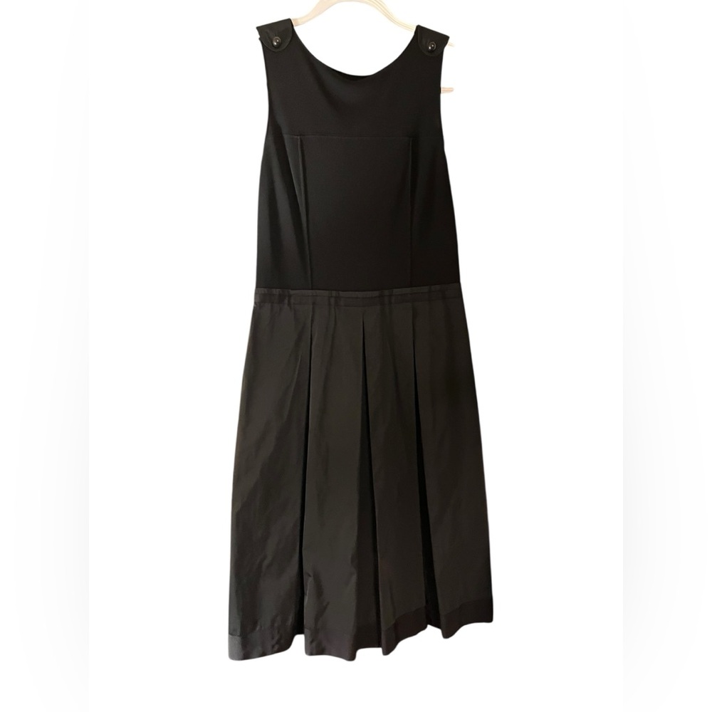 Lida BadayElegant Black Sleeveless Dress